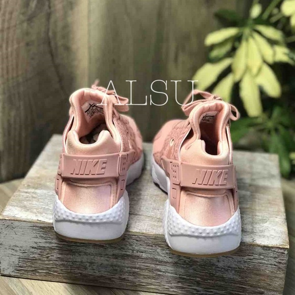 NWT Nike Huarache Run SE GS Coral Stardust W - Picture 5 of 8